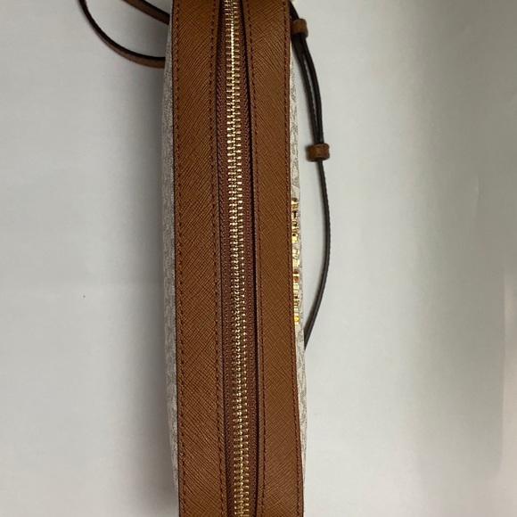 selling my sling bag - Picture 4 of 4